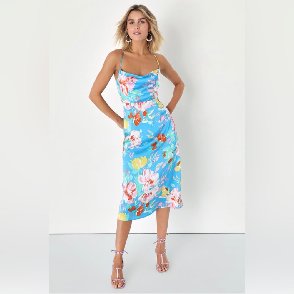 Beautiful blue flower dress NEVER WORN lulus